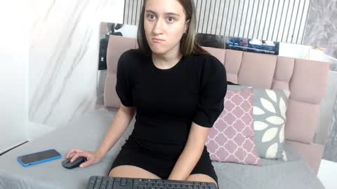 Sara online show from November 2025 11:33:02 AM