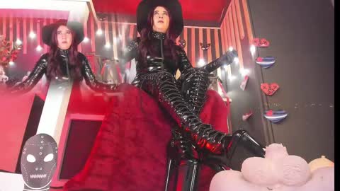 Snapshot of sharoon_gold chatting on February 2025 08:05:02 PM Your mistress Sharon online show from February 2025 08:05:02 PM
