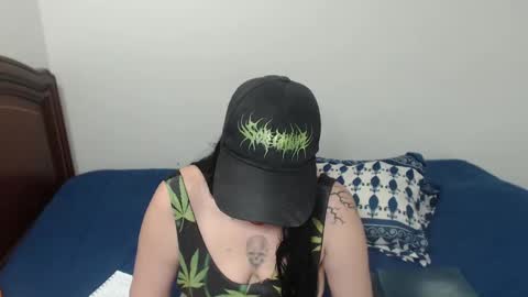 Snapshot of sharoonnn34 chatting on January 2025 06:48:01 PM SHAROON online show from January 2025 06:48:01 PM