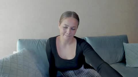 Snapshot of shawty_sue chatting on December 2025 08:04:02 PM Sue online show from December 2025 08:04:02 PM