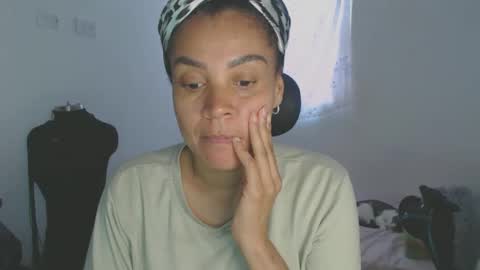 Shayna online show from December 2025 09:10:02 PM