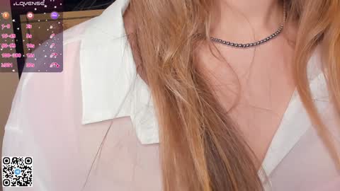 Snapshot of sheenaeast chatting on December 2024 10:10:02 AM Violet online show from December 2024 10:10:02 AM