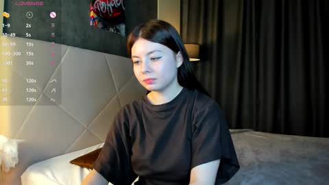 Snapshot of shei1a_shy chatting on November 2025 09:20:01 AM Amely online show from November 2025 09:20:01 AM