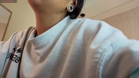 Snapshot of sheilly_brown chatting on August 2026 06:11:01 PM sheilly_brown online show from August 2026 06:11:01 PM