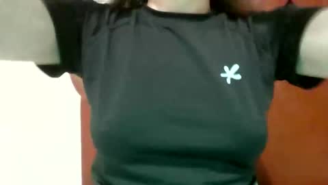 shelsyzevee_ online show from November 2025 12:33:01 AM