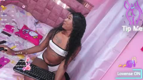 Snapshot of shenielxxx chatting on May 2026 05:57:01 AM shenielxxx online show from May 2026 05:57:01 AM