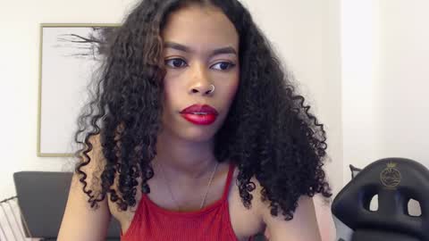 Snapshot of shenna_brunette_ chatting on December 2024 04:38:01 PM Shenna online show from December 2024 04:38:01 PM