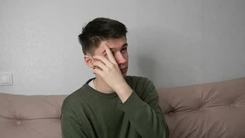 Max online show from November 2025 03:28:01 AM