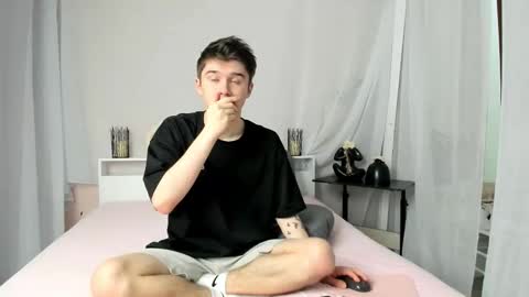 Max online show from December 2025 09:11:01 PM