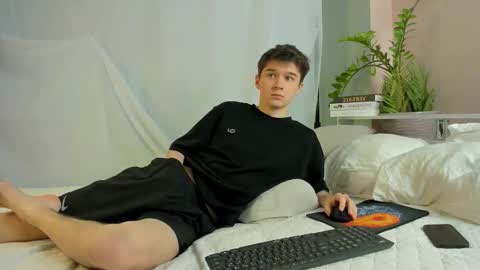 Max online show from March 2026 08:04:01 PM