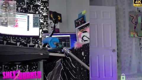 Gina online show from November 2025 02:39:01 PM