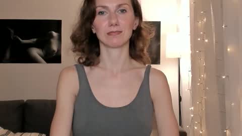 shesleepsnaked online show from February 2026 06:23:01 PM