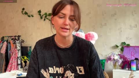 Snapshot of sheslike_firstlove chatting on May 2026 03:30:02 PM Vanessa online show from May 2026 03:30:02 PM