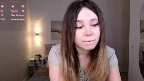 Snapshot of shiny_bell chatting on April 2026 06:41:02 AM Bell 3 Next broadcast online show from April 2026 06:41:02 AM