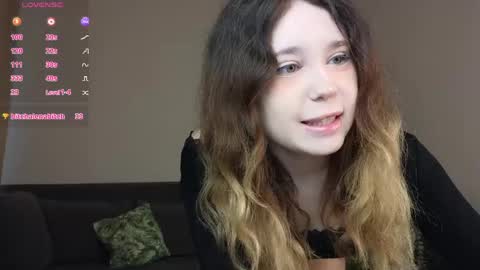 Snapshot of shiny_bell chatting on April 2026 07:17:02 AM Bell 3 Next broadcast online show from April 2026 07:17:02 AM