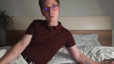 Matthew online show from November 2025 06:35:02 PM