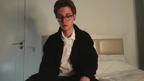 Matthew online show from March 2026 08:25:02 PM