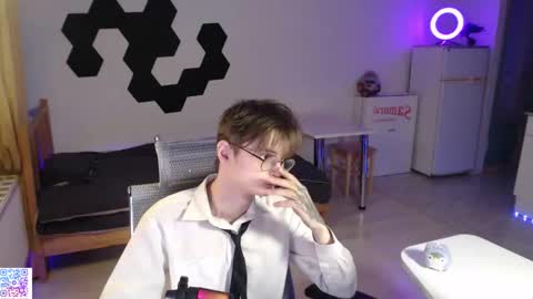 Snapshot of shiromy_ chatting on November 2025 10:30:02 PM shiromy_ online show from November 2025 10:30:02 PM