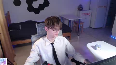 Snapshot of shiromy_ chatting on November 2025 06:18:01 PM shiromy_ online show from November 2025 06:18:01 PM