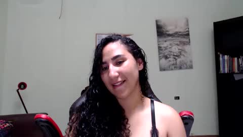 Sofia online show from November 2025 12:17:01 PM