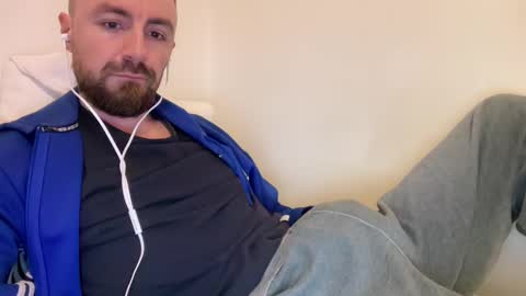 Snapshot of show_jizzness chatting on February 2025 07:33:01 PM show_jizzness online show from February 2025 07:33:01 PM