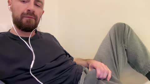 Snapshot of show_jizzness chatting on February 2025 07:41:02 PM show_jizzness online show from February 2025 07:41:02 PM
