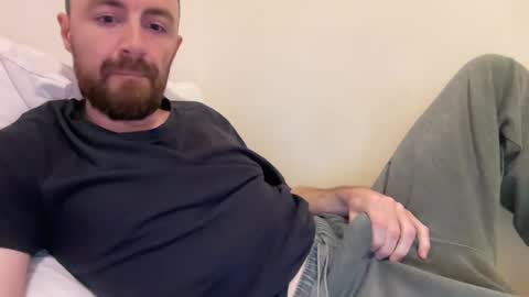 Snapshot of show_jizzness chatting on February 2025 06:29:02 PM show_jizzness online show from February 2025 06:29:02 PM