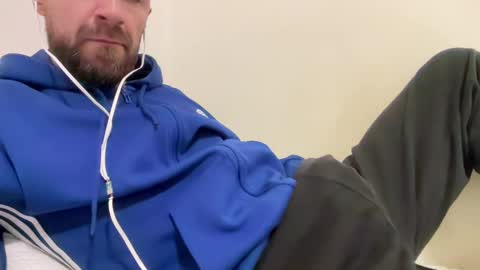 Snapshot of show_jizzness chatting on February 2025 08:51:02 PM show_jizzness online show from February 2025 08:51:02 PM