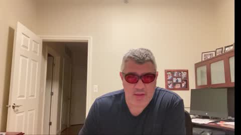 Chicago Guy online show from October 2025 03:38:01 AM