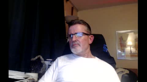 Snapshot of shrewtamer chatting on February 2025 04:57:01 AM shrewtamer online show from February 2025 04:57:01 AM