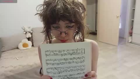 Snapshot of shushencii chatting on October 2025 04:51:01 PM Aria online show from October 2025 04:51:01 PM