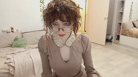 Snapshot of shushencii chatting on October 2025 10:03:02 PM Aria online show from October 2025 10:03:02 PM