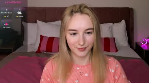 Snapshot of shy__polly chatting on May 2026 12:40:02 AM Polly online show from May 2026 12:40:02 AM