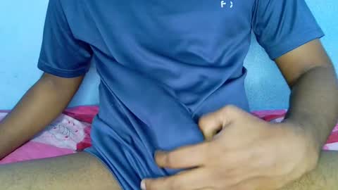 Snapshot of shy_eyes_ chatting on December 2024 01:28:01 PM shyeyes online show from December 2024 01:28:01 PM