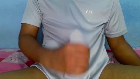 Snapshot of shy_eyes_ chatting on December 2024 03:22:01 PM shyeyes online show from December 2024 03:22:01 PM