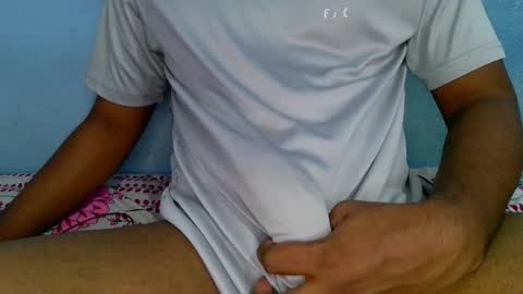 Snapshot of shy_eyes_ chatting on December 2024 08:34:02 AM shyeyes online show from December 2024 08:34:02 AM