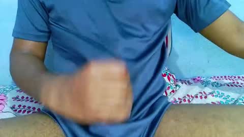 Snapshot of shy_eyes_ chatting on February 2025 02:38:01 AM shyeyes online show from February 2025 02:38:01 AM