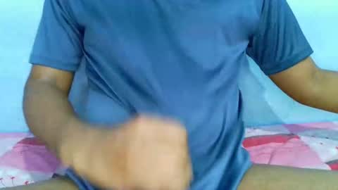 Snapshot of shy_eyes_ chatting on February 2025 02:15:02 PM shyeyes online show from February 2025 02:15:02 PM