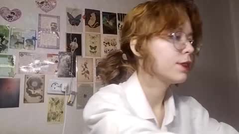 Milena online show from October 2025 01:33:02 PM