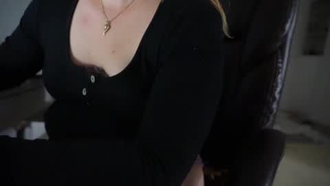 bella online show from September 2025 03:39:02 AM