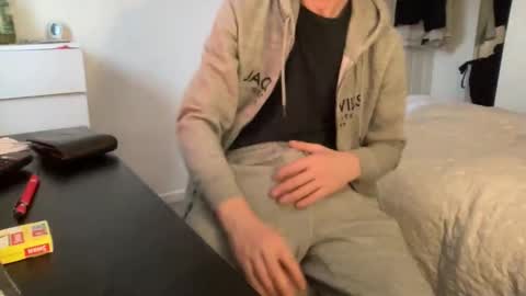 shyboy0533 online show from January 2026 11:14:02 AM