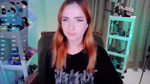 Snapshot of shyfoxxxy chatting on May 2026 05:58:01 AM Effie online show from May 2026 05:58:01 AM