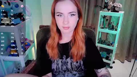 Snapshot of shyfoxxxy chatting on May 2026 07:47:01 AM Effie online show from May 2026 07:47:01 AM
