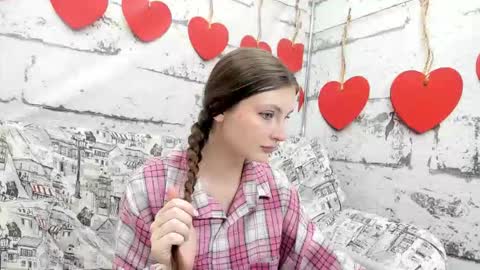 shyly_lisa online show from September 2025 01:32:02 AM