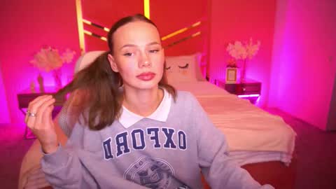 shyysiren online show from October 2025 02:58:02 PM