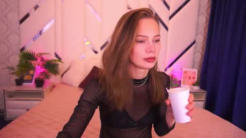 shyysiren online show from November 2025 03:06:02 PM