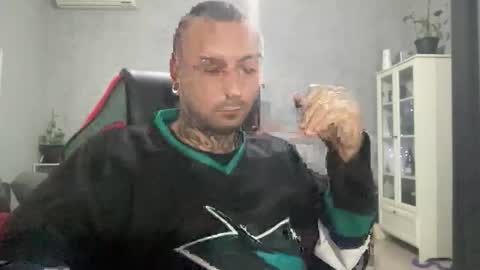 sidvicious23cm online show from December 2025 05:54:01 PM