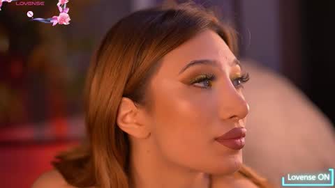 Sienna online show from November 2025 06:09:02 PM