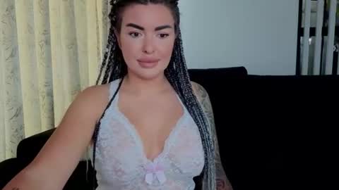 Snapshot of siennalove888_ chatting on August 2026 11:12:02 AM SiennaLove888 online show from August 2026 11:12:02 AM
