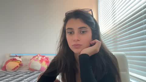 Snapshot of siensky chatting on October 2025 05:30:01 PM Sienna online show from October 2025 05:30:01 PM